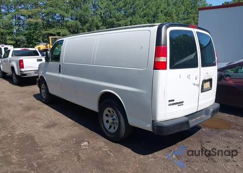 2011 Chevrolet Express 1500 Work Van z USA, uszkodzony, nr VIN 1GCSGAFX4B1168817